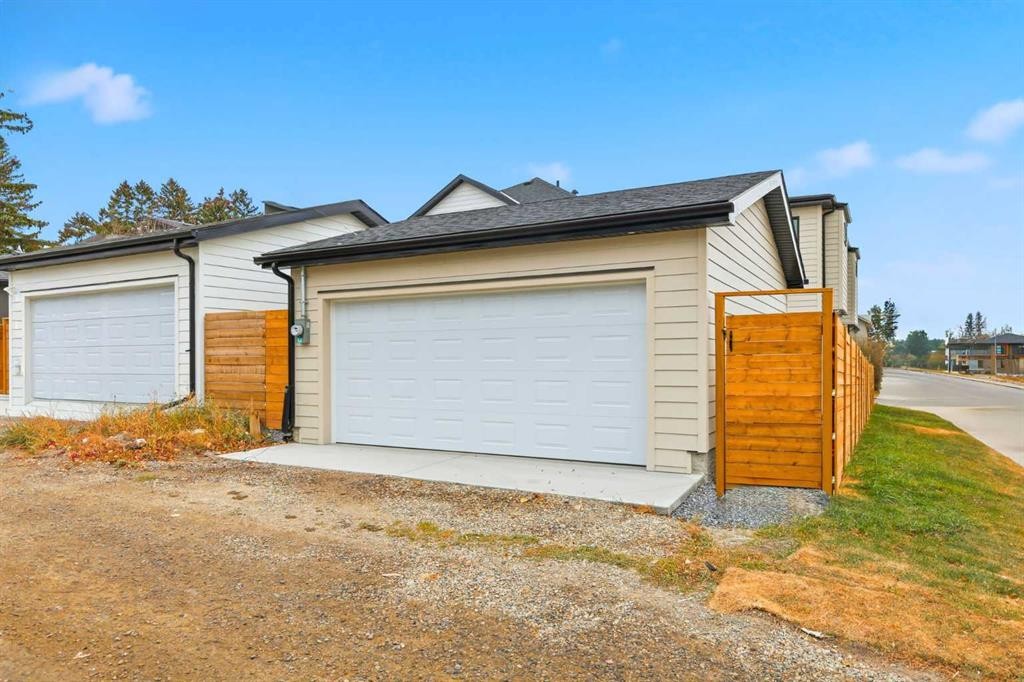 926 21 Avenue Nw, Calgary, AB - Outdoor With Exterior