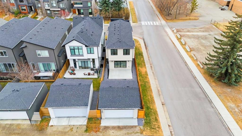 926 21 Avenue Nw, Calgary, AB - Outdoor With Facade