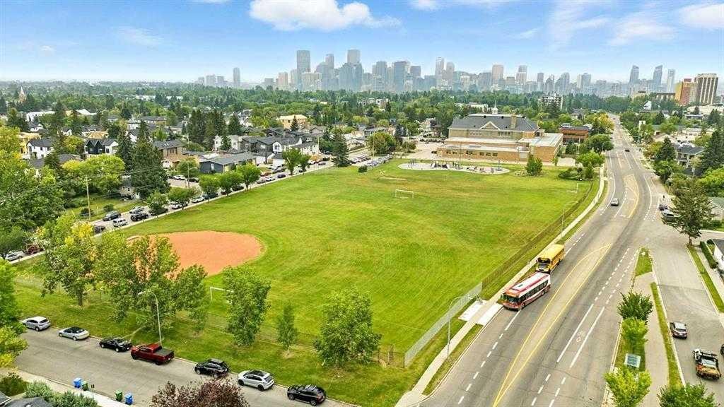 926 21 Avenue Nw, Calgary, AB - Outdoor With View