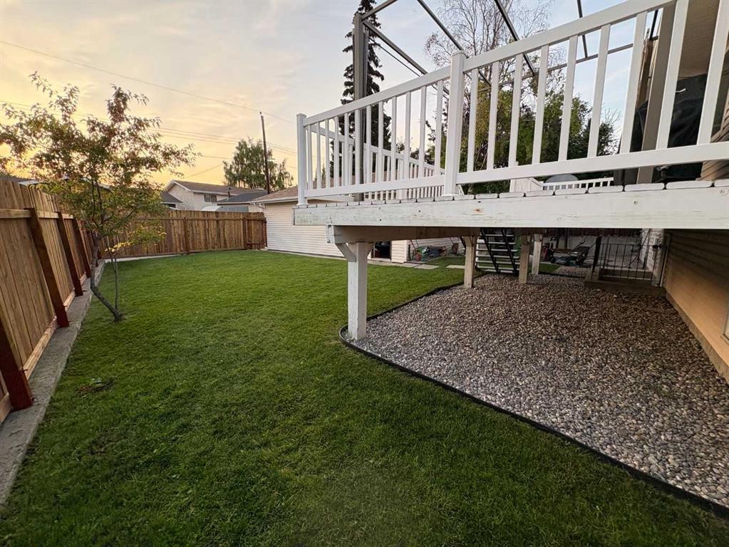 95 Silver Brook Drive Nw, Calgary, AB - Outdoor