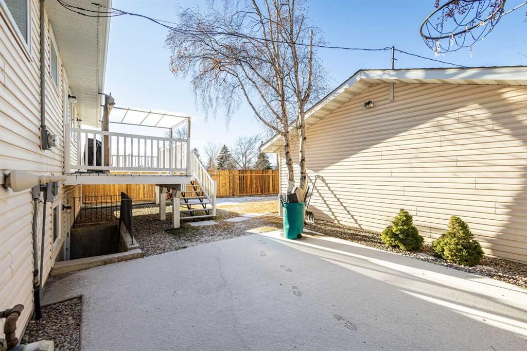 95 Silver Brook Drive Nw, Calgary, AB - Outdoor With View