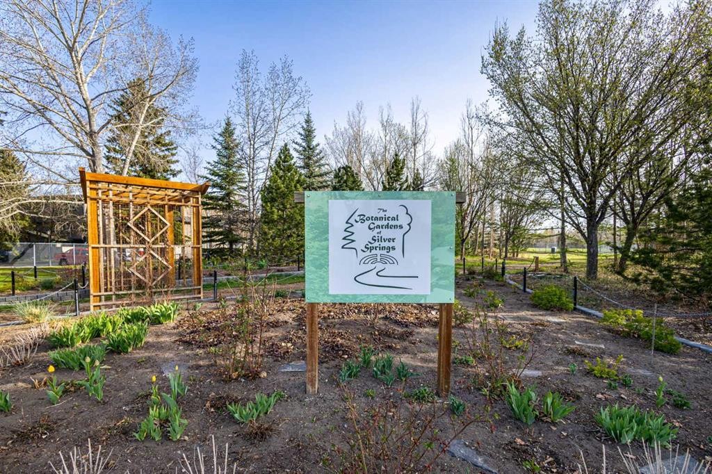 95 Silver Brook Drive Nw, Calgary, AB - Outdoor