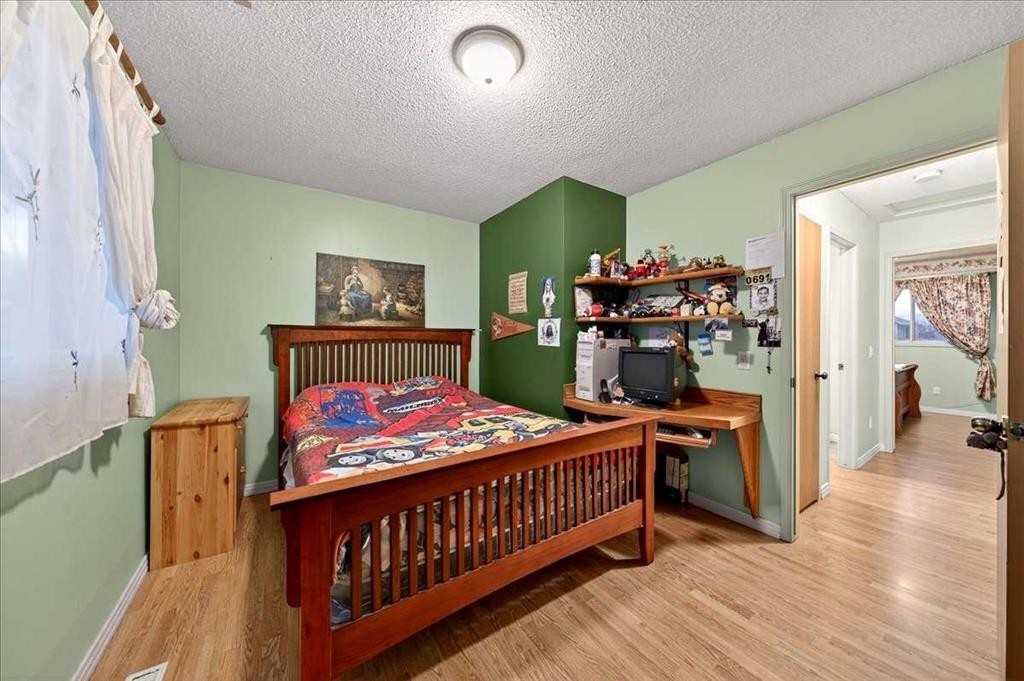 262 Martindale Boulevard Ne, Calgary, AB - Indoor Photo Showing Bedroom