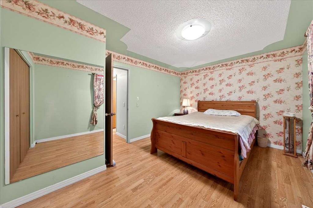 262 Martindale Boulevard Ne, Calgary, AB - Indoor Photo Showing Bedroom