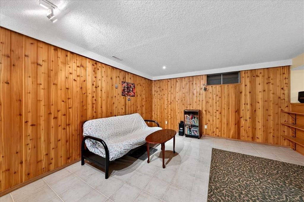 262 Martindale Boulevard Ne, Calgary, AB - Indoor Photo Showing Other Room