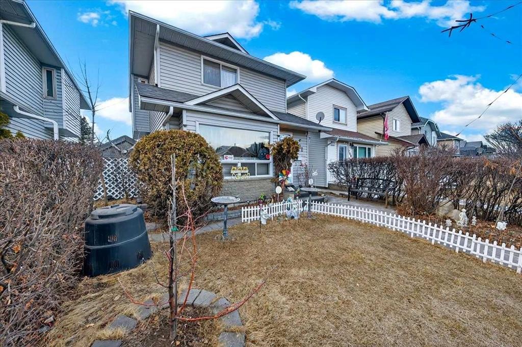 262 Martindale Boulevard Ne, Calgary, AB - Outdoor With Deck Patio Veranda