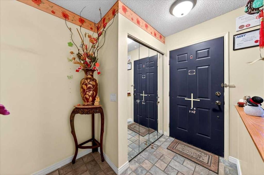 262 Martindale Boulevard Ne, Calgary, AB - Indoor Photo Showing Other Room