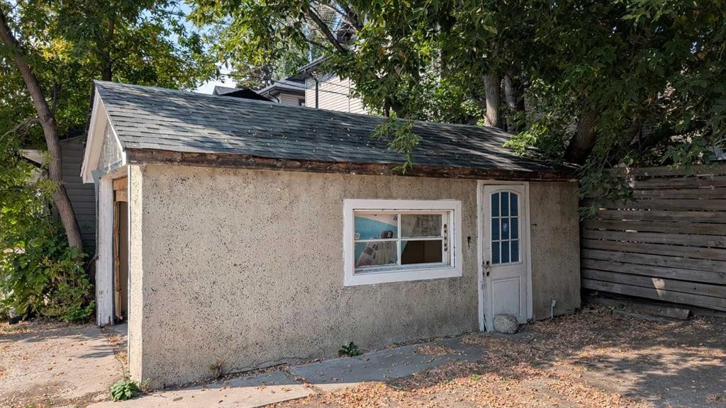 1509 Edmonton Trail Ne, Calgary, AB - Outdoor