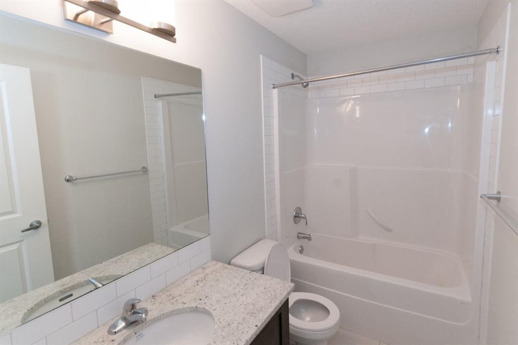 401-250 Fireside View, Cochrane, AB - Indoor Photo Showing Bathroom