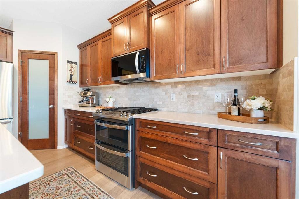185 Auburn Glen Circle Se, Calgary, AB - Indoor Photo Showing Kitchen