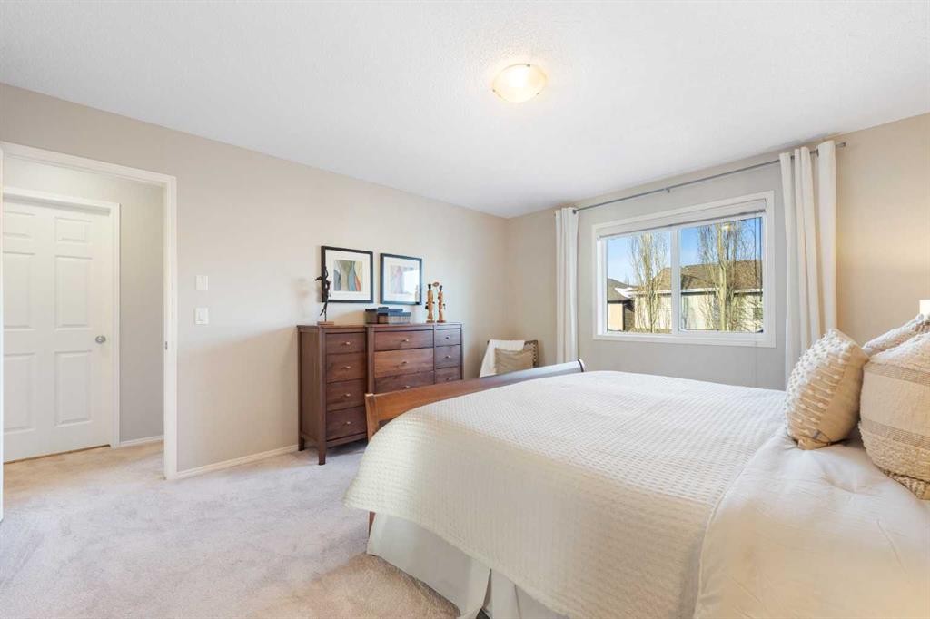 185 Auburn Glen Circle Se, Calgary, AB - Indoor Photo Showing Bedroom