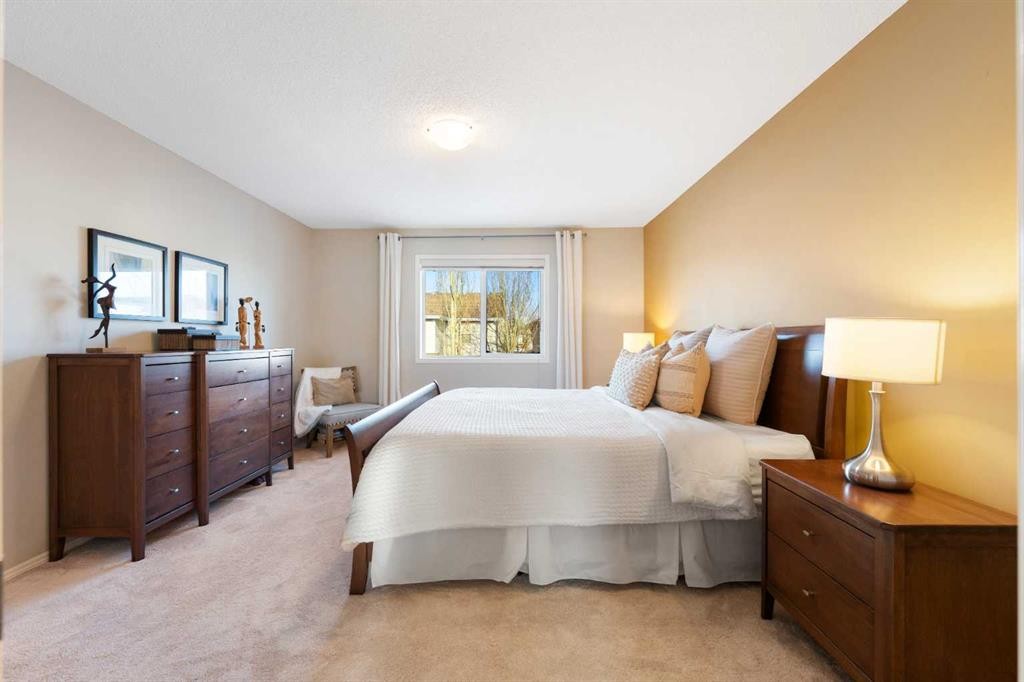 185 Auburn Glen Circle Se, Calgary, AB - Indoor Photo Showing Bedroom