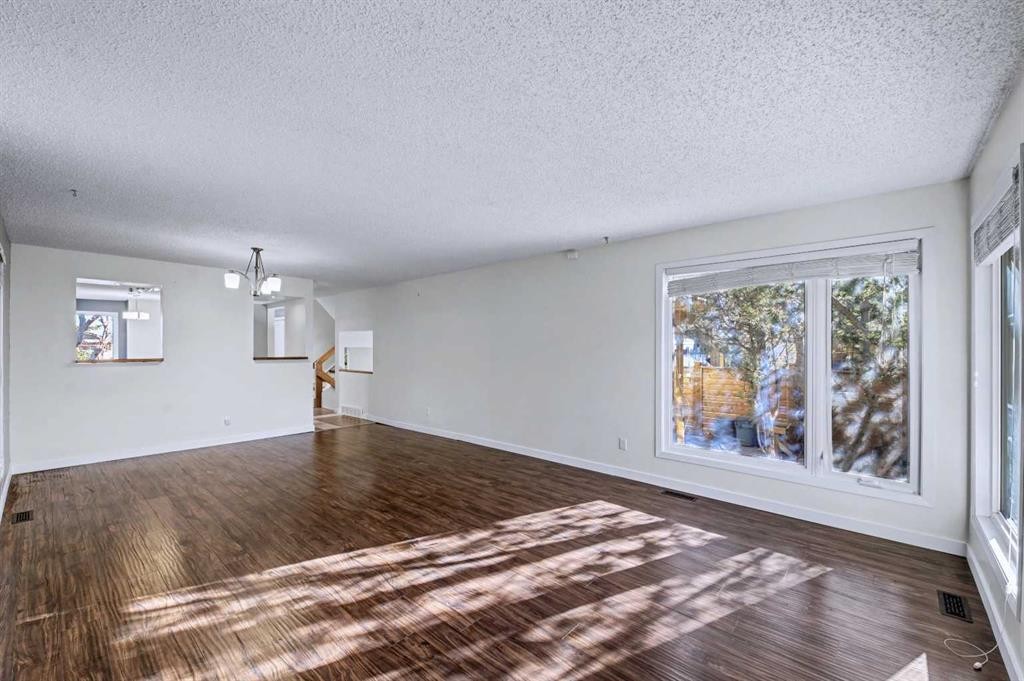 188 Bernard Drive Nw, Calgary, AB - Indoor