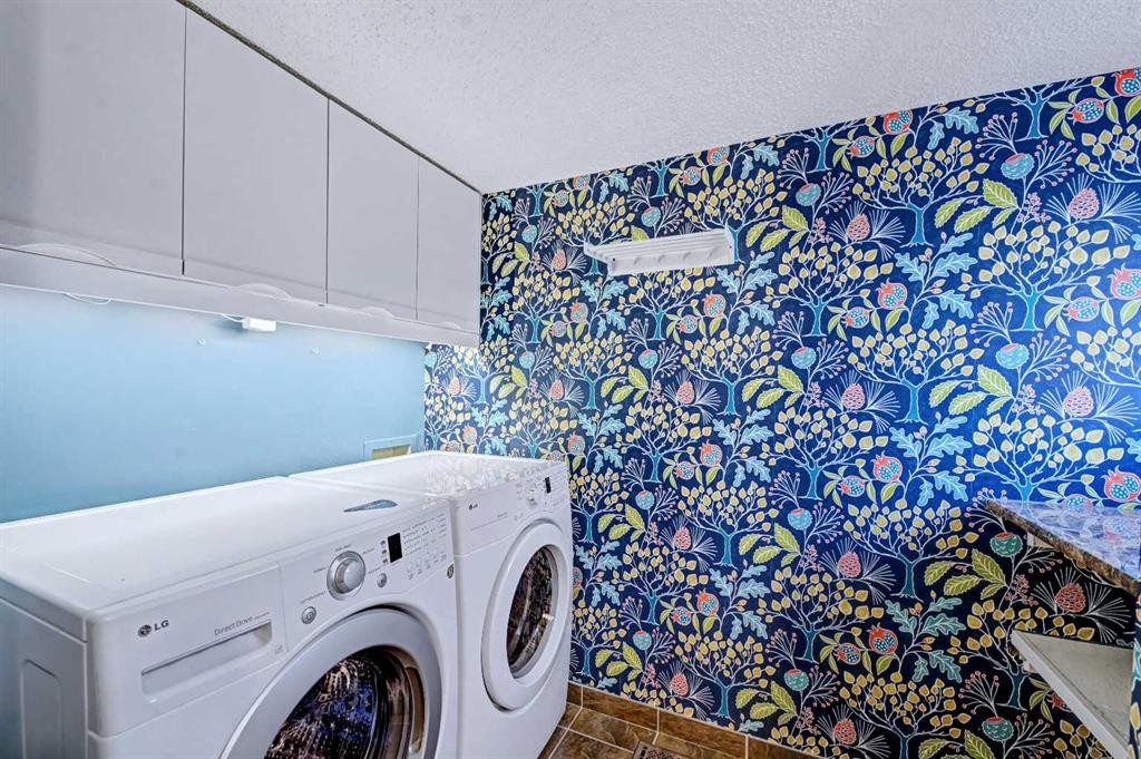 188 Bernard Drive Nw, Calgary, AB - Indoor Photo Showing Laundry Room