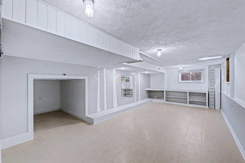 188 Bernard Drive Nw, Calgary, AB - Indoor Photo Showing Other Room