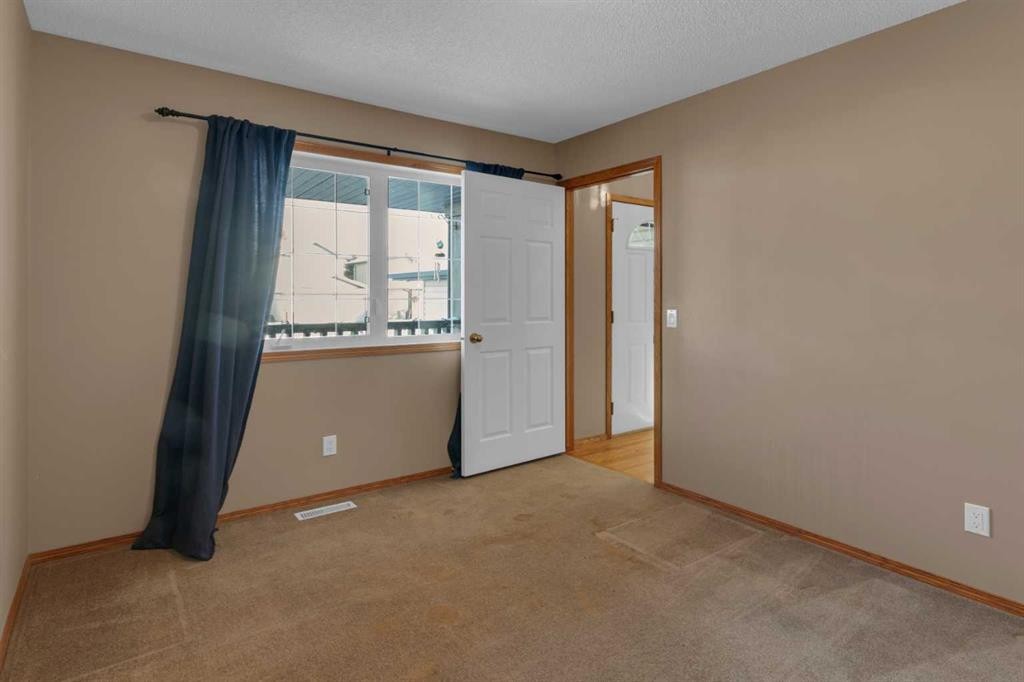 111 Hillview Road, Strathmore, AB - Indoor Photo Showing Other Room