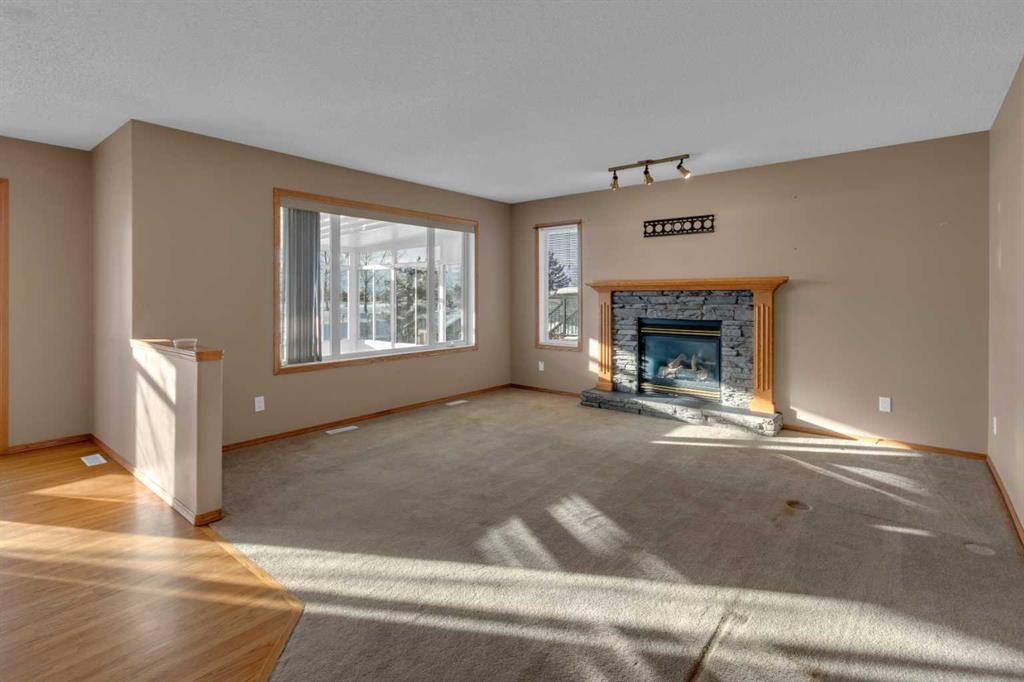 111 Hillview Road, Strathmore, AB - Indoor Photo Showing Living Room With Fireplace