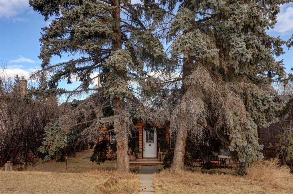 6424 32 Avenue Nw, Calgary, AB - Outdoor With View