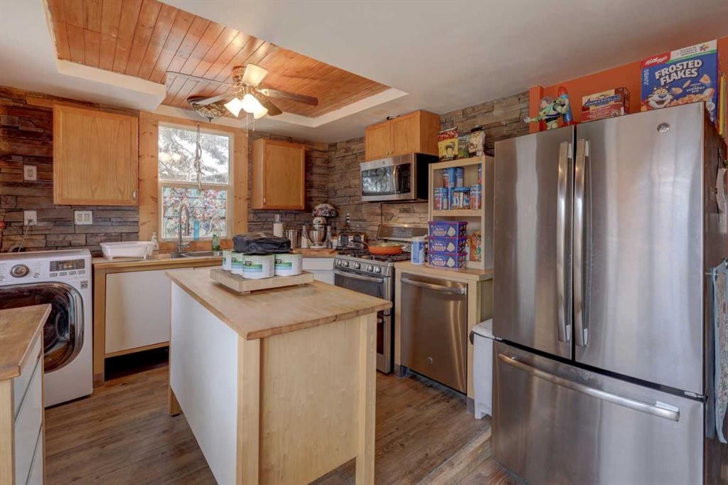 6424 32 Avenue Nw, Calgary, AB - Indoor