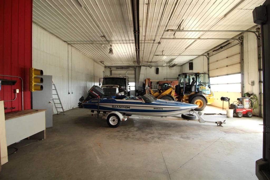 3208 52 Avenue, Innisfail, AB