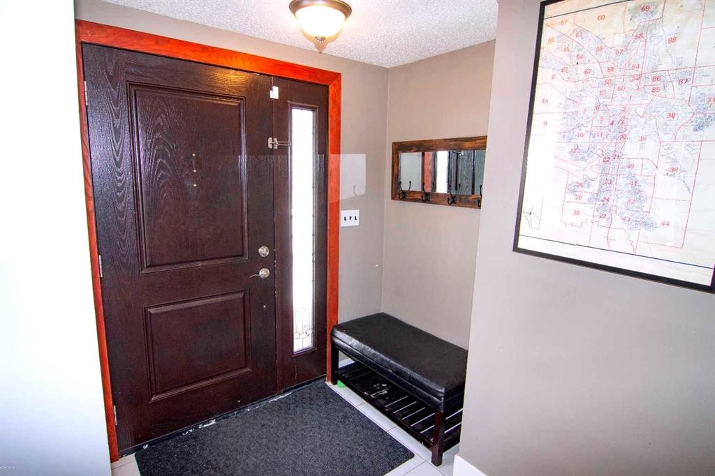 129 30 Avenue Nw, Calgary, AB - Indoor Photo Showing Other Room
