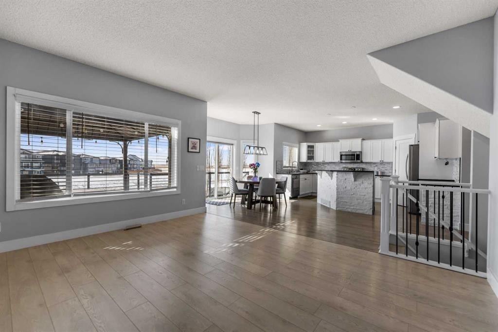 328 Rainbow Falls Way, Chestermere, AB - Indoor Photo Showing Other Room