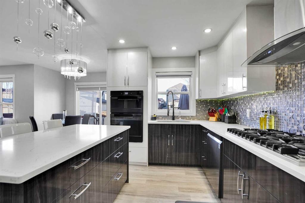 91 Copperstone Gate Se, Calgary, AB - Indoor Photo Showing Kitchen With Upgraded Kitchen