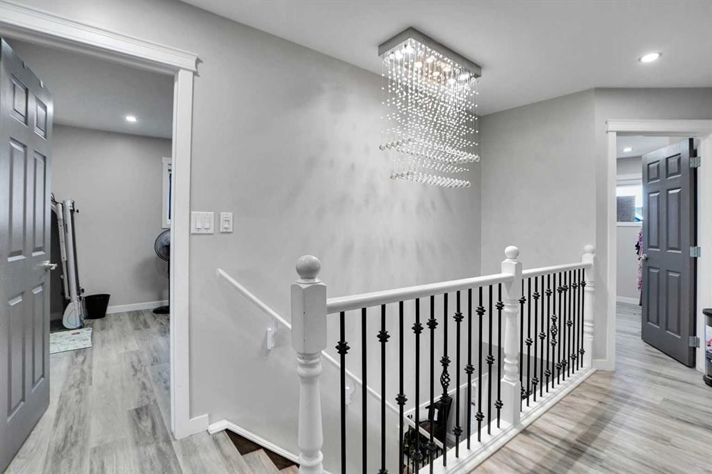 91 Copperstone Gate Se, Calgary, AB - Indoor Photo Showing Other Room