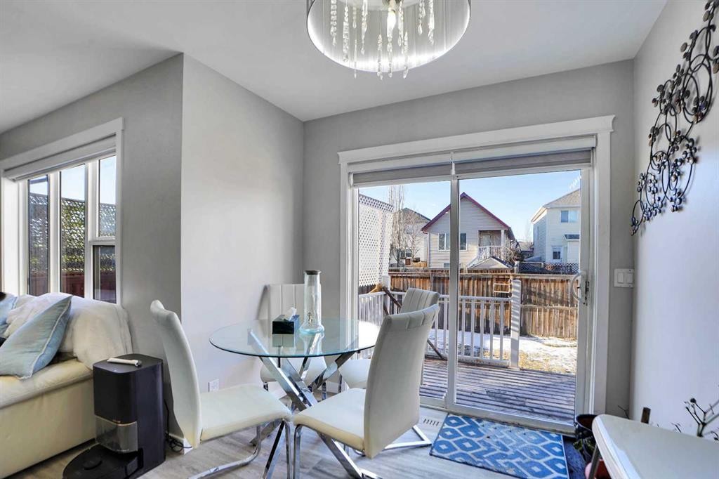91 Copperstone Gate Se, Calgary, AB - Indoor Photo Showing Dining Room