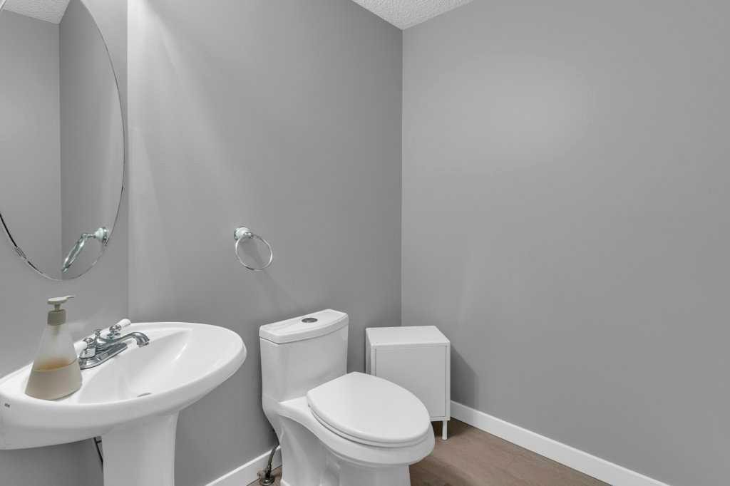 11185 Hidden Valley Drive Nw, Calgary, AB - Indoor Photo Showing Bathroom