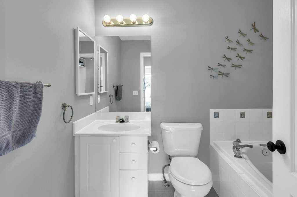 11185 Hidden Valley Drive Nw, Calgary, AB - Indoor Photo Showing Bathroom