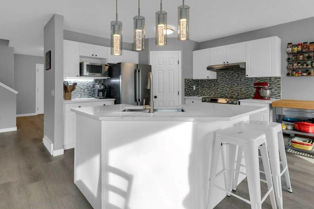 11185 Hidden Valley Drive Nw, Calgary, AB - Indoor Photo Showing Kitchen