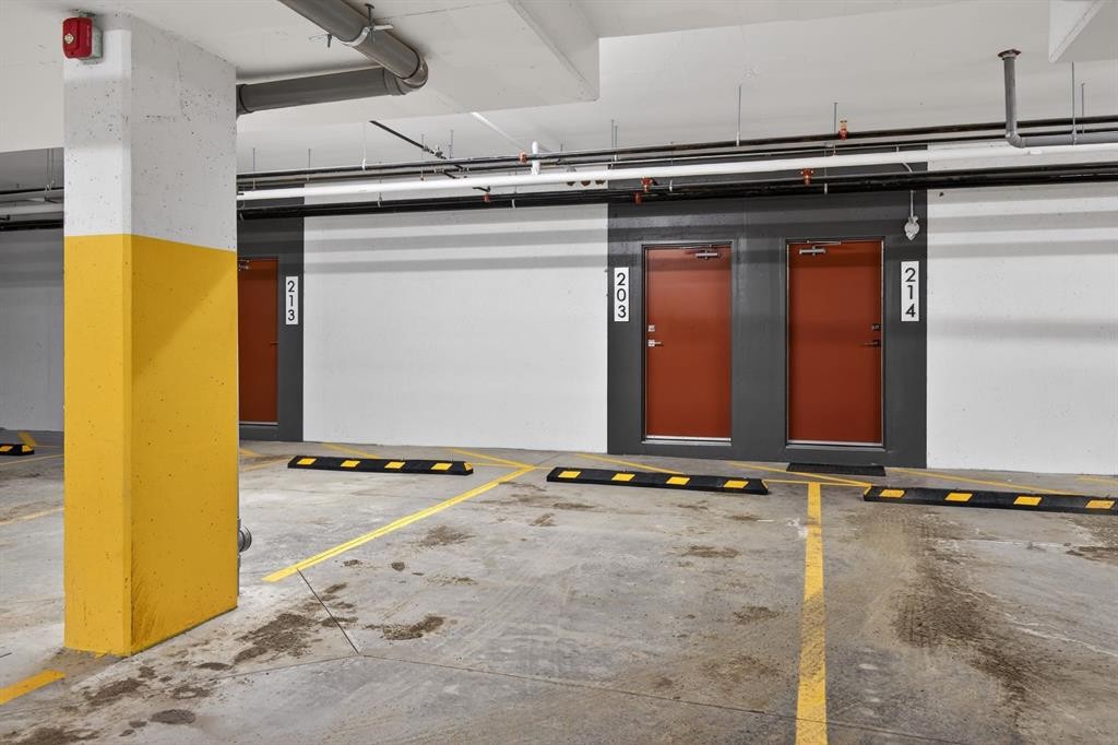 203-400 Belmont Street Sw, Calgary, AB - Indoor Photo Showing Garage