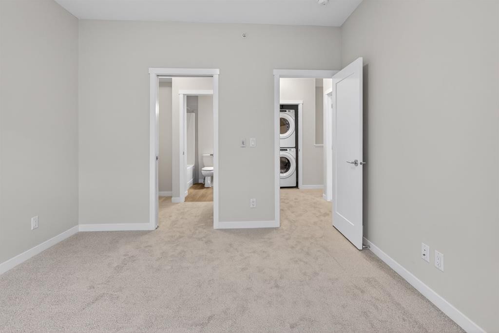 203-400 Belmont Street Sw, Calgary, AB - Indoor Photo Showing Other Room