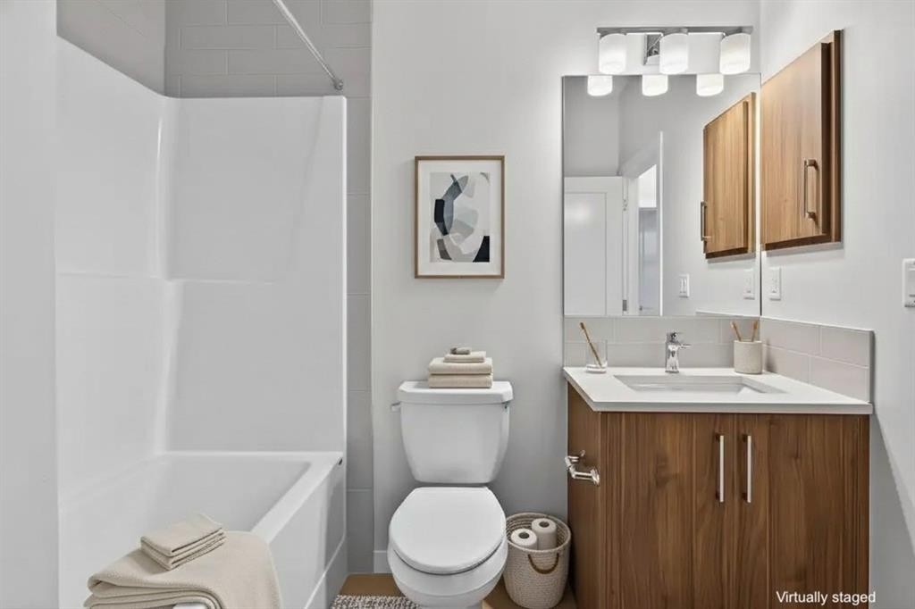 203-400 Belmont Street Sw, Calgary, AB - Indoor Photo Showing Bathroom