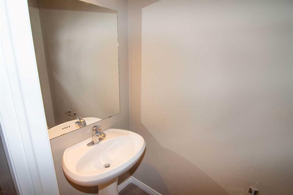 24 Panamount Lane Nw, Calgary, AB - Indoor Photo Showing Bathroom