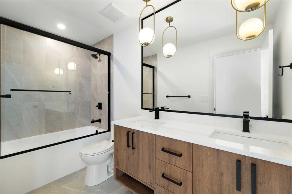 65 Lakes Estates Circle, Strathmore, AB - Indoor Photo Showing Bathroom