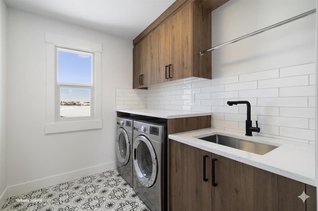65 Lakes Estates Circle, Strathmore, AB - Indoor Photo Showing Laundry Room