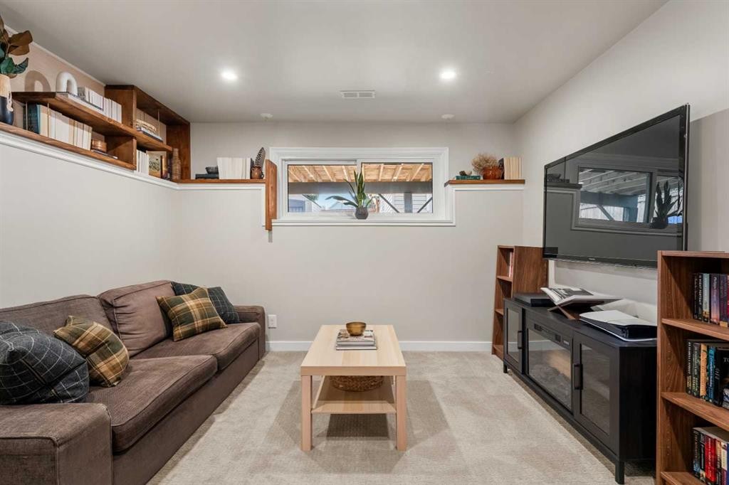 51 Berwick Hill Nw, Calgary, AB - Indoor