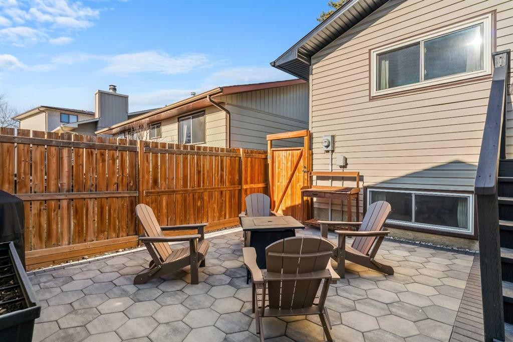 51 Berwick Hill Nw, Calgary, AB - Outdoor With Deck Patio Veranda With Exterior