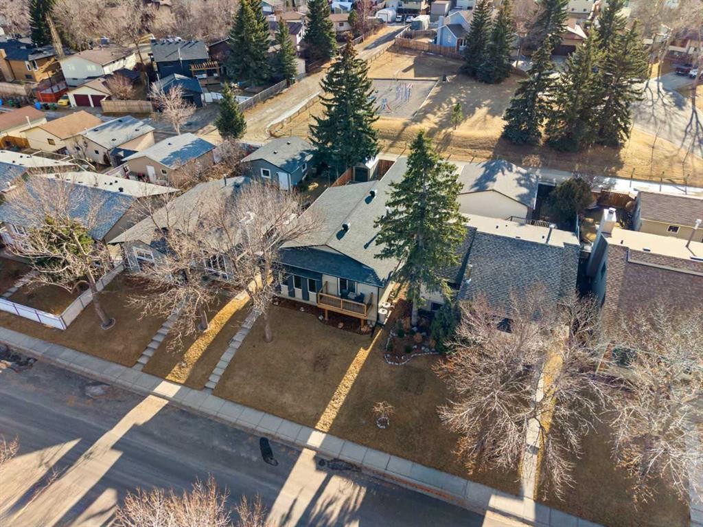 51 Berwick Hill Nw, Calgary, AB - Outdoor With View