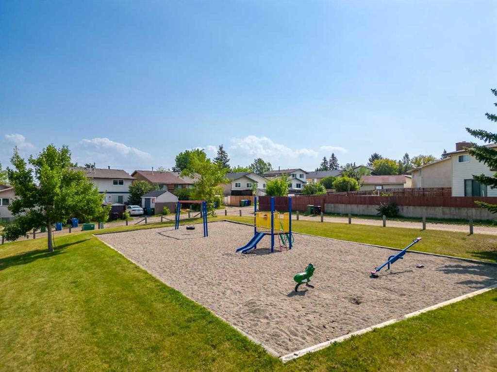 51 Berwick Hill Nw, Calgary, AB - Outdoor