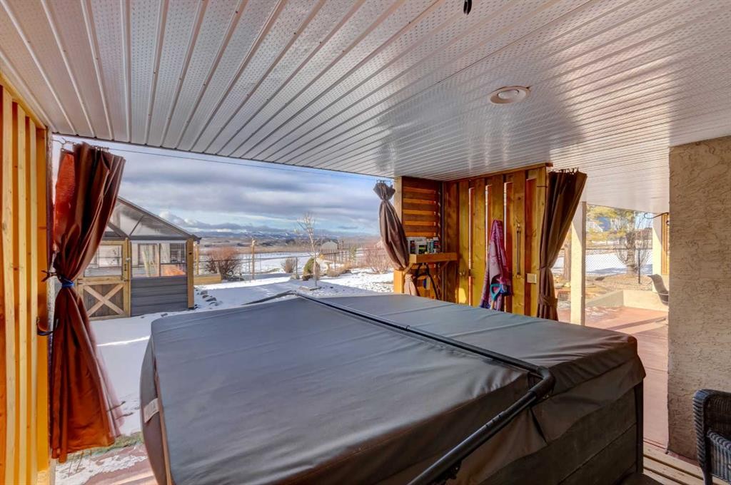 533 Highwood Drive, Longview, AB - With Exterior