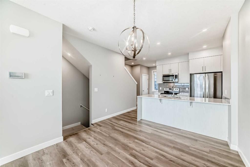 112 Evanscrest Square Nw, Calgary, AB - Indoor Photo Showing Kitchen