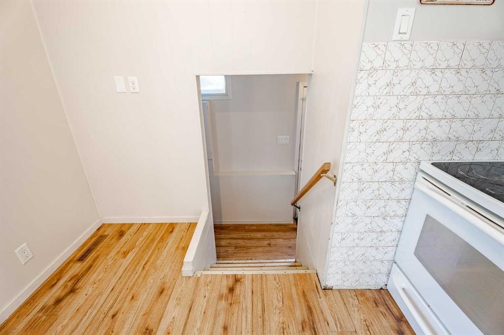 6507 34 Avenue Nw, Calgary, AB - Indoor