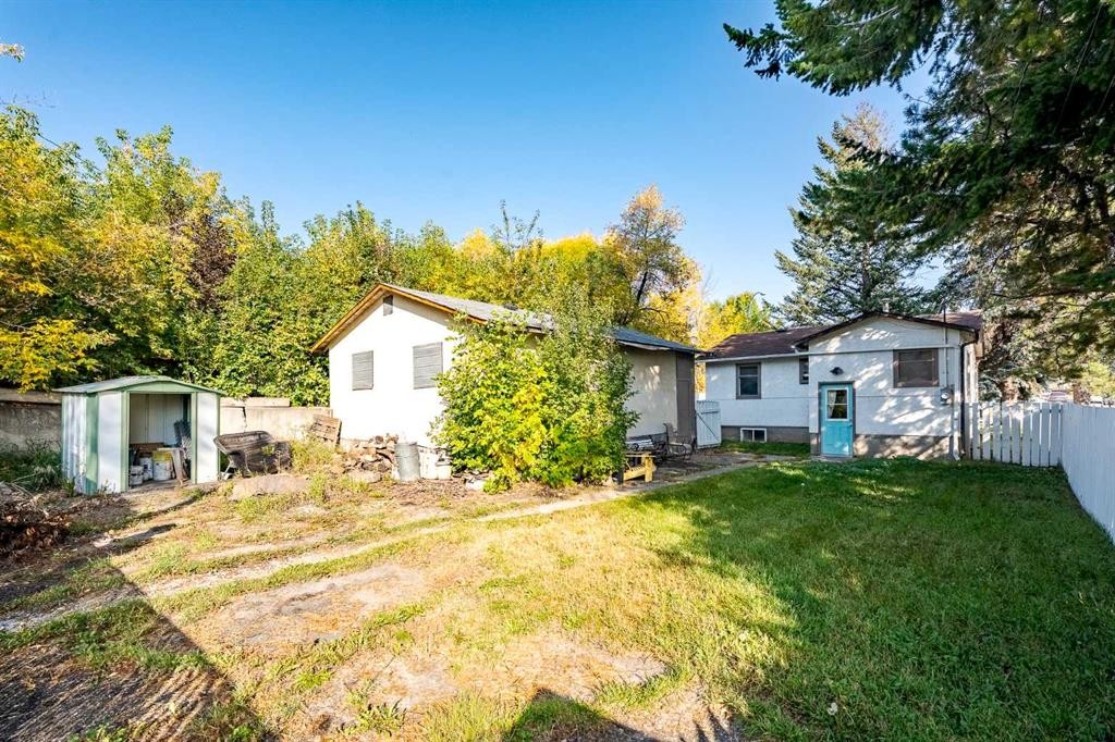 6507 34 Avenue Nw, Calgary, AB - Outdoor