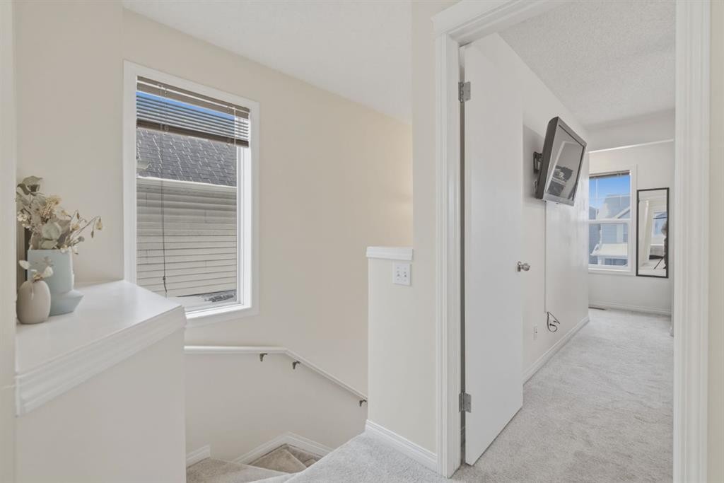 59 Prestwick Bay Se, Calgary, AB - Indoor Photo Showing Other Room