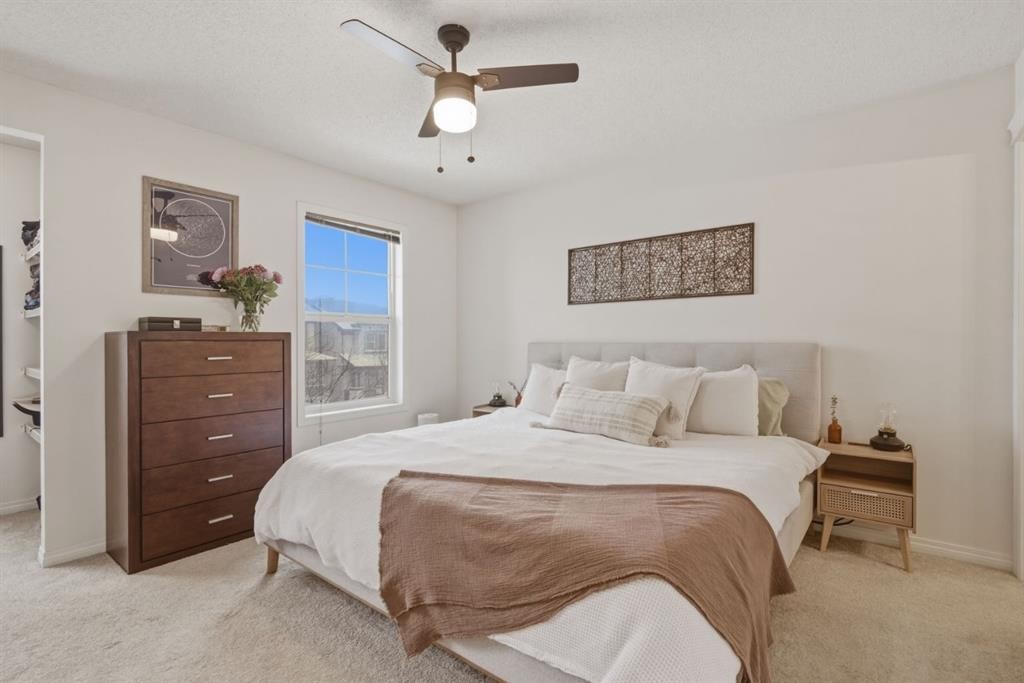 59 Prestwick Bay Se, Calgary, AB - Indoor Photo Showing Bedroom