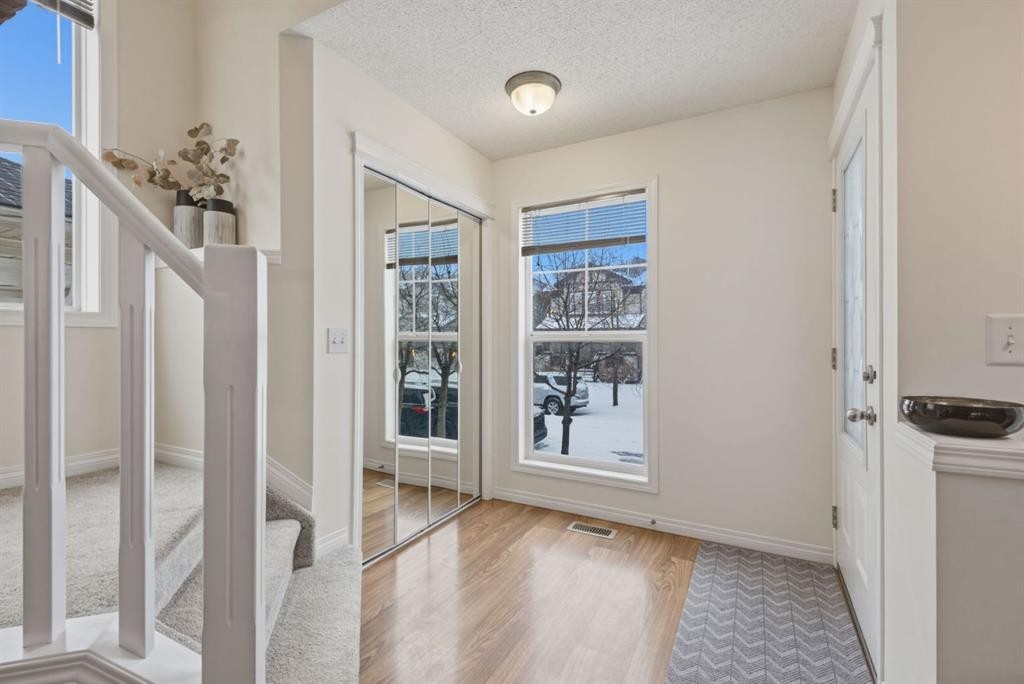 59 Prestwick Bay Se, Calgary, AB - Indoor Photo Showing Other Room