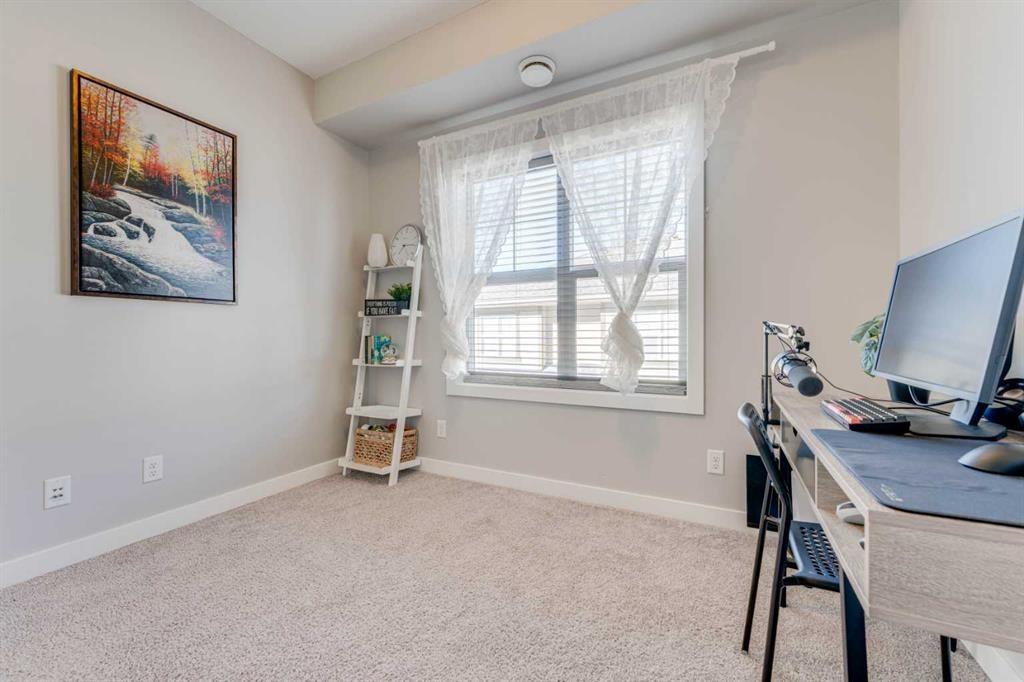 165 Evanscrest Gardens Nw, Calgary, AB - Indoor Photo Showing Office